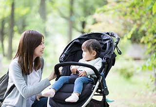 ベビーカーのまま託児所に入れる院内設計